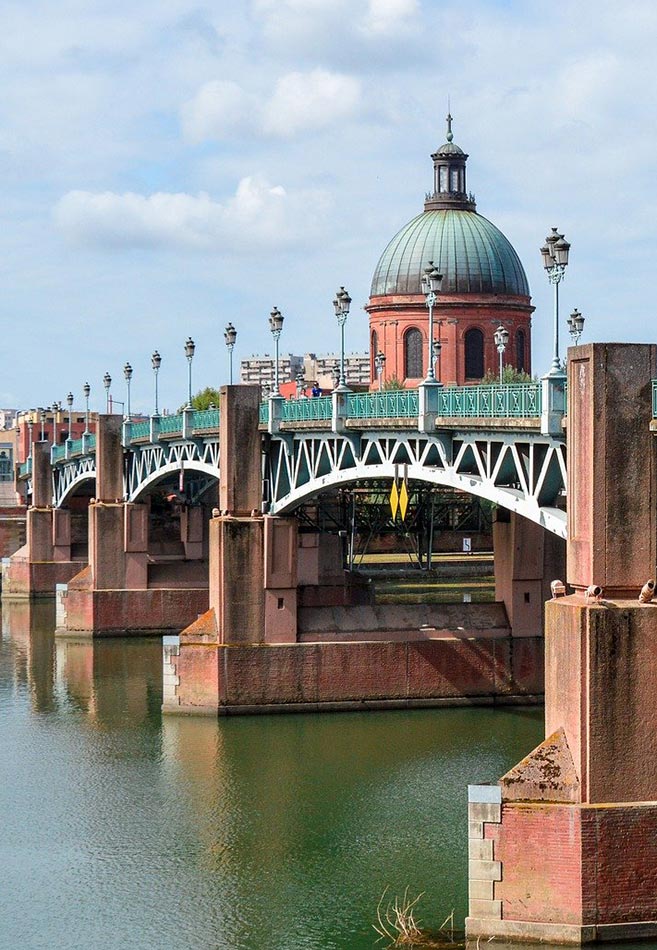 vue d'un pont de Toulouse, agence Géoxitane géomètre à Toulouse